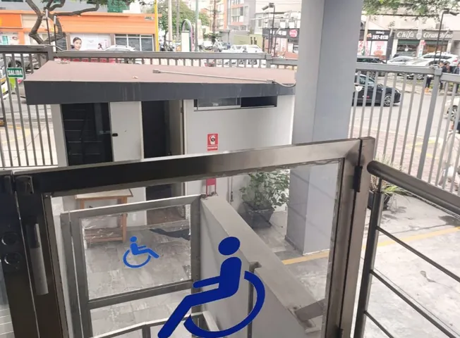 Oficina en alquiler en San Isidro - Imagen 5